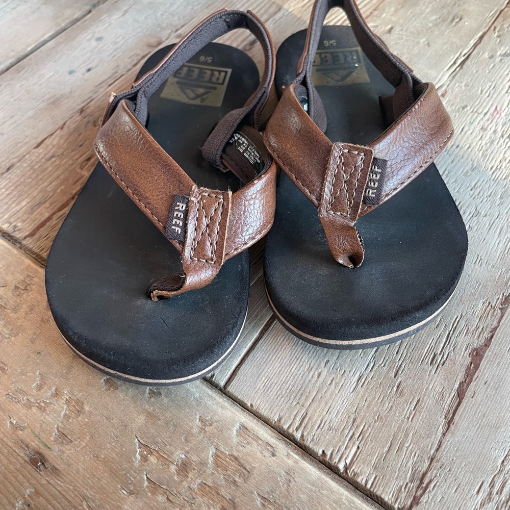 Reef Brown and Black Sandals